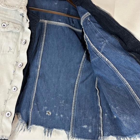 FREE PEOPLE Women’s Size M Denim Jean Jacket Coat Destructed Distressed - Picture 10 of 15